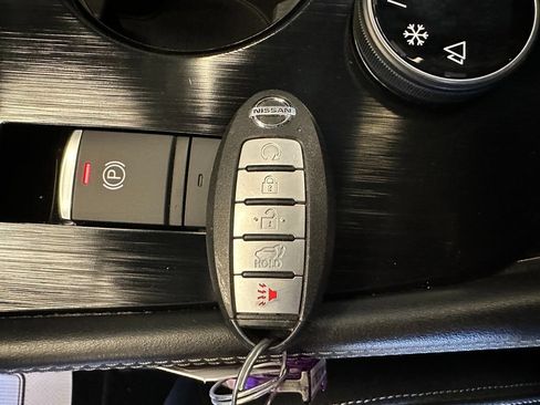 Used 2021 Nissan Rogue SL AWD/4WD image 17