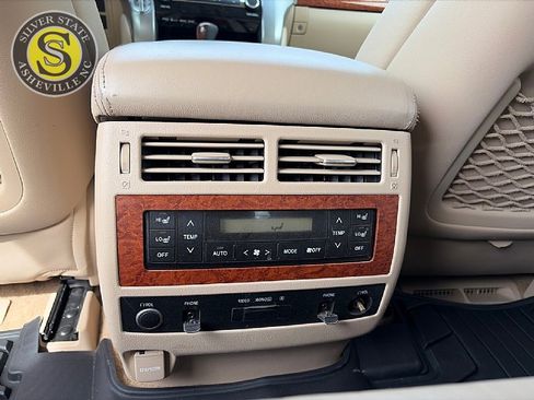 Used 2013 Toyota Land Cruiser image 19