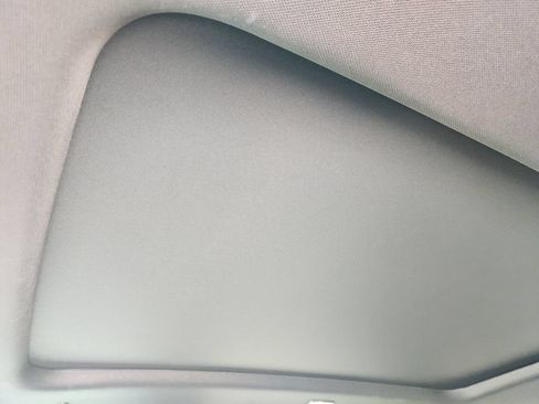 Used 2024 Chevrolet Traverse RS FWD image 24