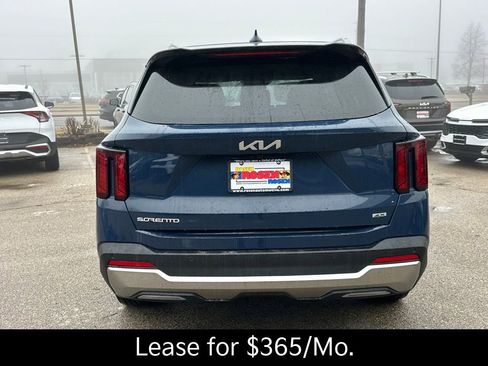 New 2026 Kia Sorento S image 4