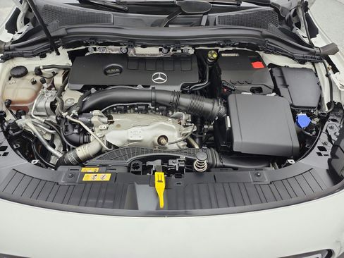 Used 2022 Mercedes-Benz GLA 250 4MATIC image 16
