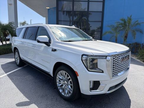 Used 2024 GMC Yukon XL Denali w/ Denali Reserve Package AWD/4WD image 18
