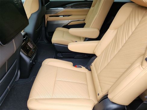 New 2025 Cadillac Escalade IQ Luxury 2 w/ LPO, Radiant Package image 19