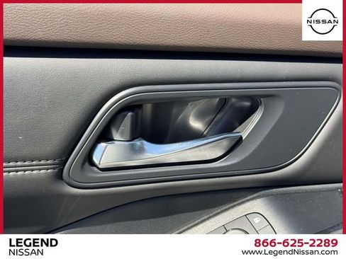Used 2023 Nissan Rogue SV w/ SV Premium B Package AWD/4WD image 15