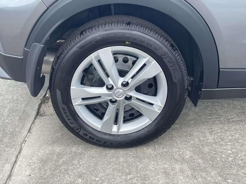 New 2025 Nissan Kicks Play S image 7