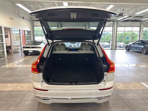 Used 2023 Volvo XC60 B5 Plus AWD/4WD image 24