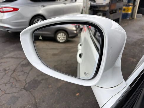 Used 2019 Chrysler Pacifica Limited w/ Advanced Safetytec Group FWD image 35