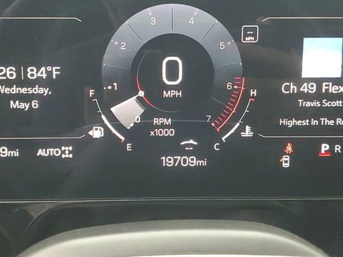 Used 2025 GMC Yukon XL Denali AWD/4WD image 27