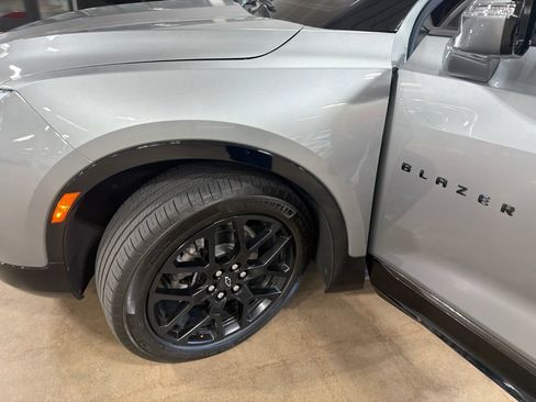Used 2025 Chevrolet Blazer RS w/ Driver Confidence II Package AWD/4WD image 9