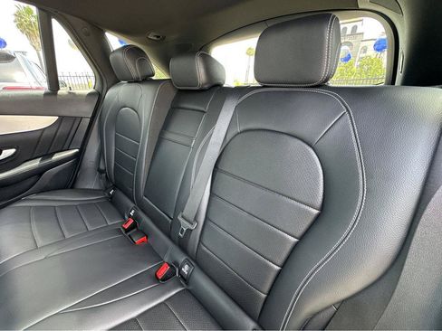 Used 2022 Mercedes-Benz GLC 300 image 9