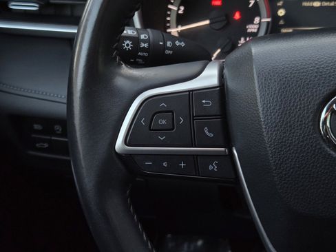 Certified 2024 Toyota Highlander XLE image 23