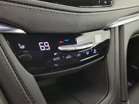 Used 2023 Cadillac XT5 Luxury image 27
