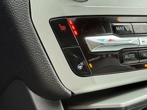 Certified 2022 Ford Explorer XLT w/ Equipment Group 202A AWD/4WD image 13