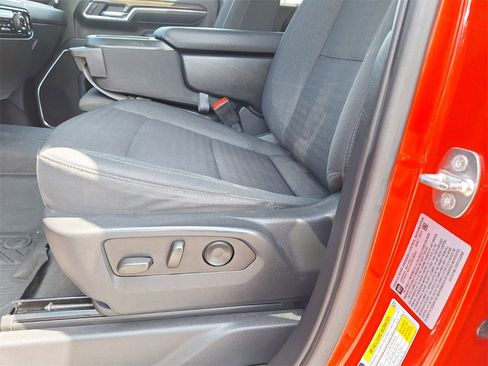 Used 2024 Chevrolet Silverado 2500 LT image 28