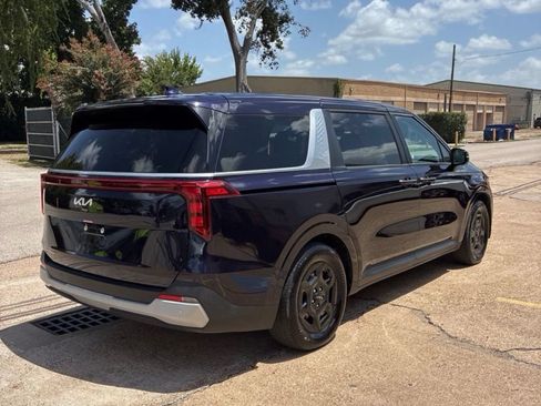 Used 2025 Kia Carnival FWD image 7