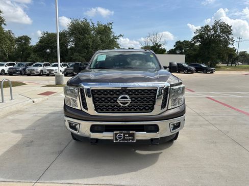 Used 2016 Nissan Titan SV image 8
