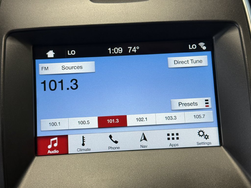 Used 2016 Ford Edge SEL w/ Equipment Group 201A FWD image 23