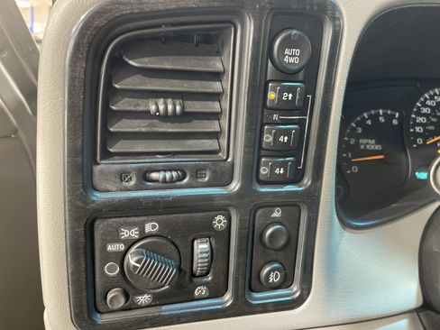 Used 2006 GMC Sierra 1500 SLT w/ Onstar Plus Package image 21