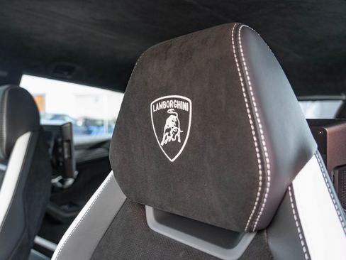 Used 2024 Lamborghini Urus Performante image 40