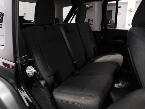 Used 2024 Jeep Wrangler Unlimited Rubicon image 38