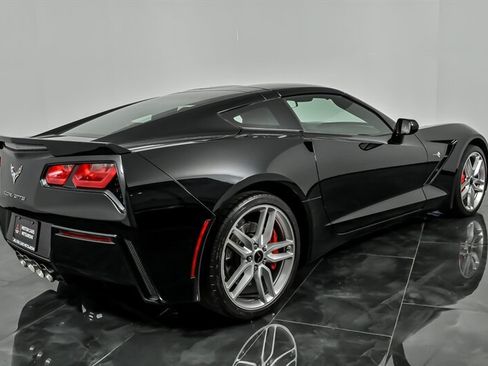 Used 2019 Chevrolet Corvette Stingray Coupe w/ Z51 1LT RWD image 9
