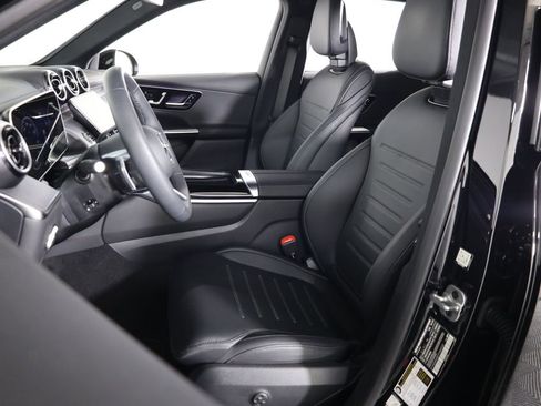 Used 2026 Mercedes-Benz GLC 300 4MATIC image 33