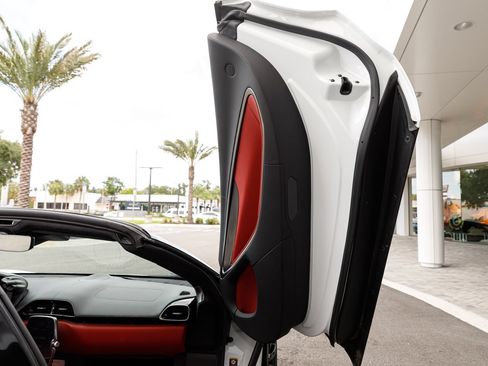 Used 2025 McLaren Artura Spider RWD image 60