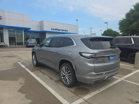 Used 2025 Buick Enclave Avenir w/ Trailering Package, 5000 lbs. AWD/4WD image 8