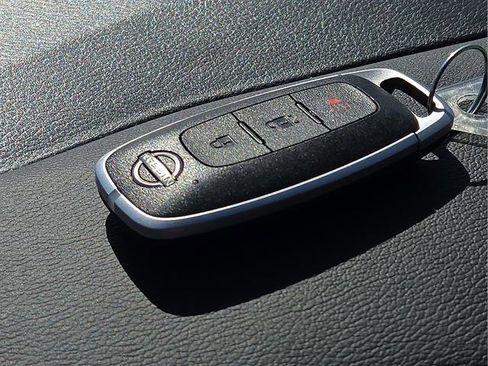 Used 2025 Nissan Kicks SR FWD image 16