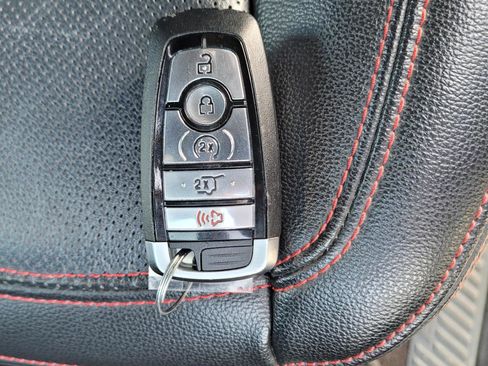 Used 2022 Ford Expedition Limited image 26