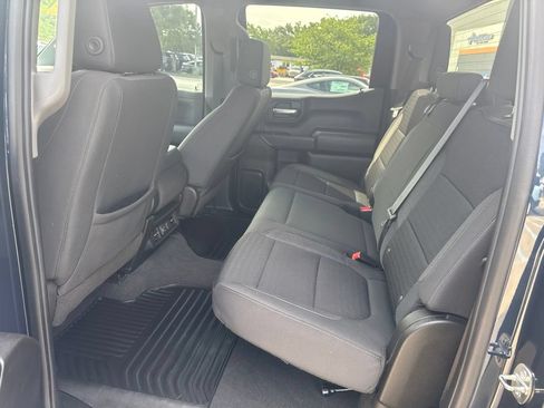 Used 2022 Chevrolet Silverado 1500 LT AWD/4WD image 16