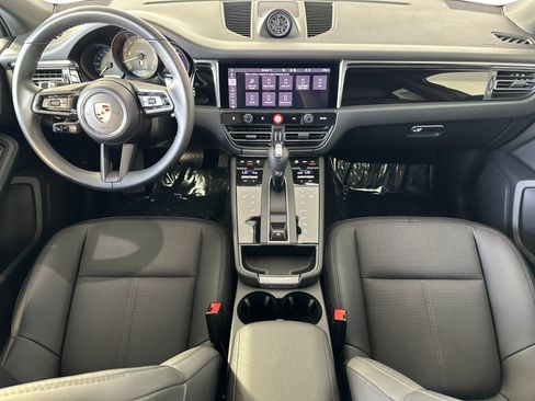 Certified 2026 Porsche Macan AWD/4WD image 6