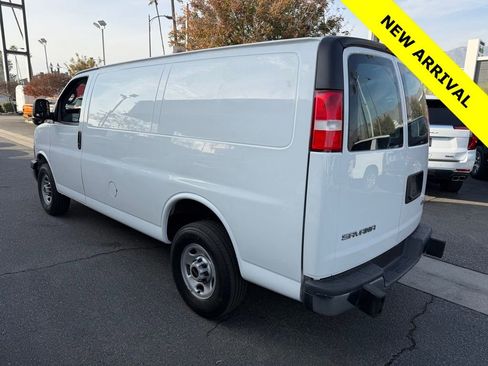 Used 2024 GMC Savana 2500 w/ Driver Convenience Package image 4