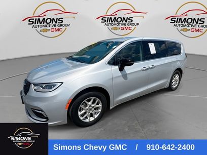 Used 2024 Chrysler Pacifica Touring-L