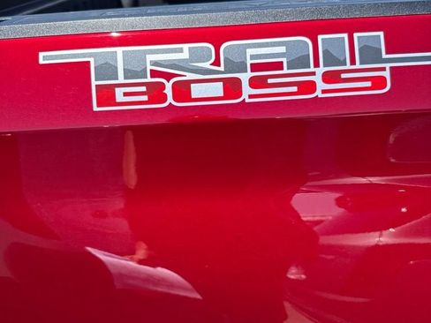 Used 2024 Chevrolet Silverado 1500 LT Trail Boss w/ Convenience Package II AWD/4WD image 9