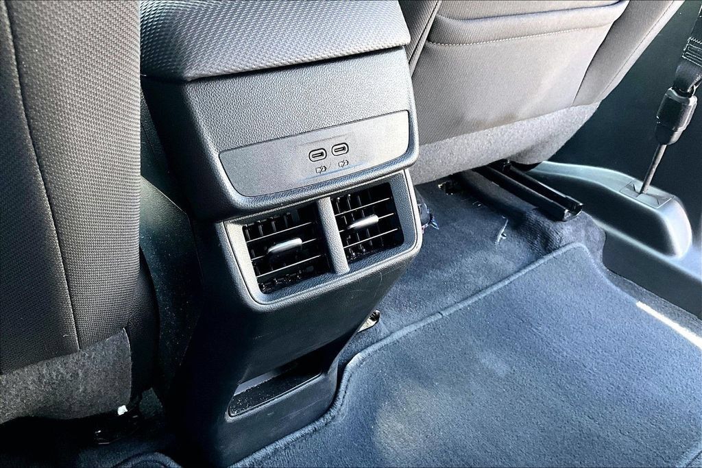 Used 2025 Chevrolet Equinox LT FWD image 10