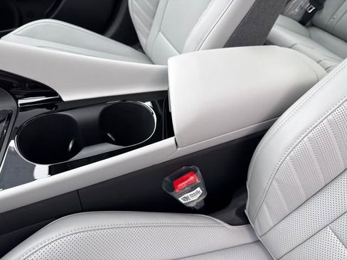 New 2026 Hyundai Elantra Limited image 27