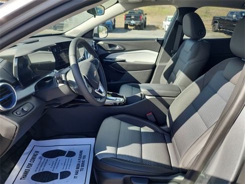 New 2026 Chevrolet Trax LT w/ Driver Confidence Package image 18