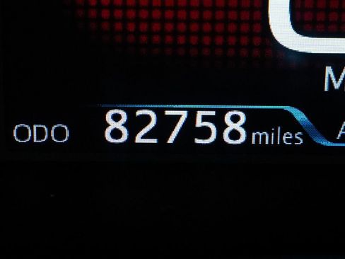 Used 2016 Toyota Prius Three image 12