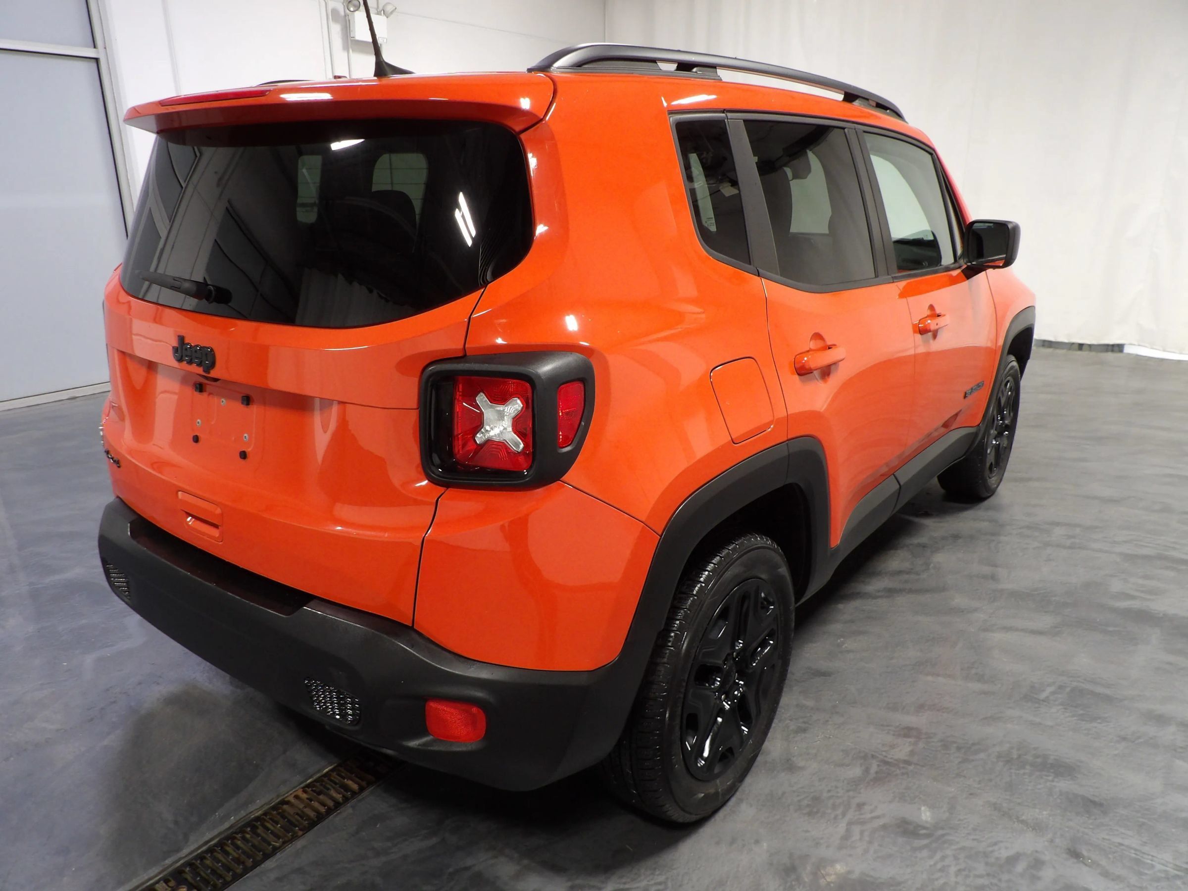 Used 2018 Jeep Renegade Sport w/ Power & Air Group AWD/4WD image 4