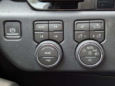 New 2026 Chevrolet Silverado 2500 ZR2 w/ LPO, Dark Essentials Package AWD/4WD image 14