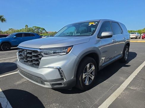 Used 2025 Honda Pilot EX-L image 5