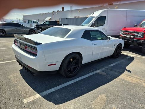 Used 2018 Dodge Challenger SRT Hellcat RWD image 4
