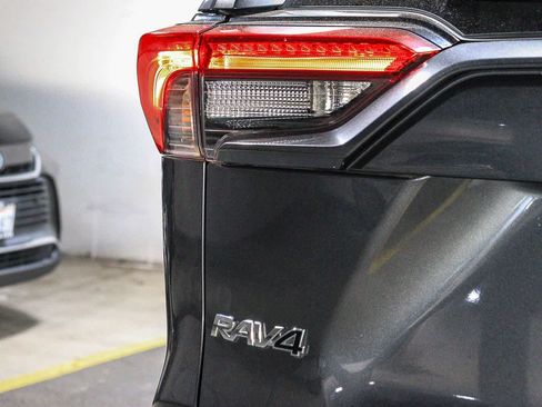 Certified 2019 Toyota RAV4 XLE w/ Convenience Package FWD image 12