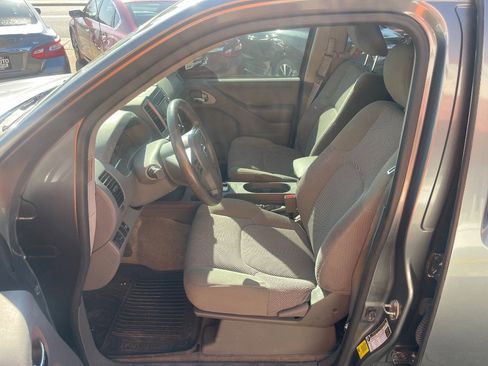 Used 2018 Nissan Frontier SV w/ Value Truck Package image 9