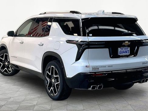 Used 2025 Chevrolet Traverse High Country w/ LPO, Floor Liner Package AWD/4WD image 4