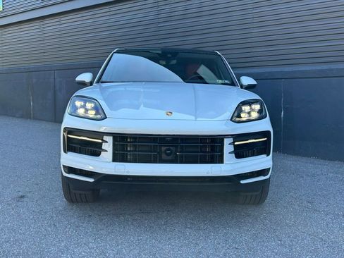 Certified 2025 Porsche Cayenne Coupe image 13