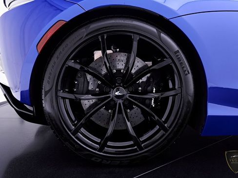 Used 2025 McLaren Artura RWD image 42