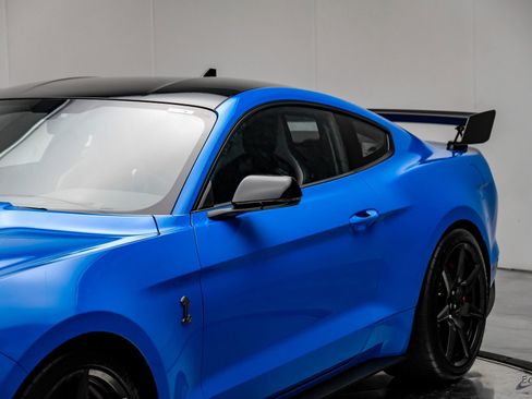 Used 2022 Ford Mustang Shelby GT500 w/ Carbon Fiber Track Pack image 31
