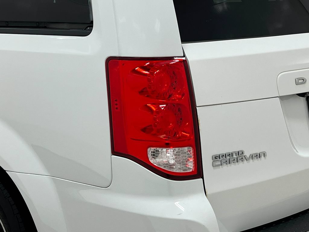 Used 2016 Dodge Grand Caravan R/T FWD image 36
